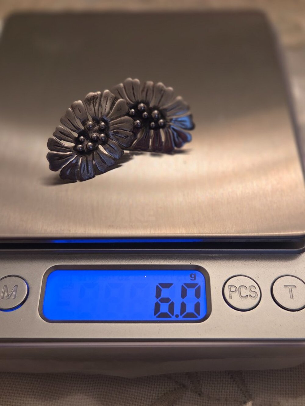 Vintage Silver Daisy Earrings - Picture 5 of 5